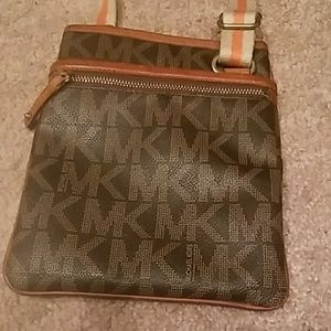 Michael kors crossbody